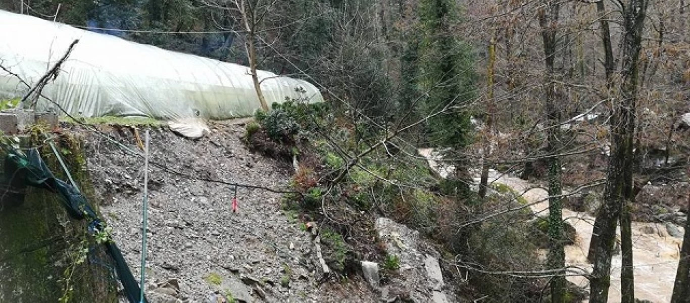 Σε απόγνωση οι κάτοικοι του Πηλίου- Χωριά έχουν αποκλειστεί λόγω της κακοκαιρίας (φωτό)